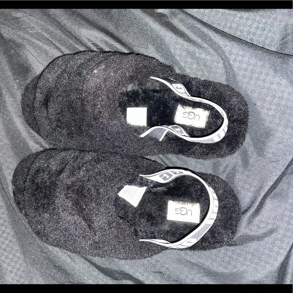 UGG FLUFF YEAH Slippers! - Picture 7 of 9